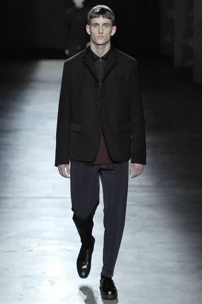 Look 1